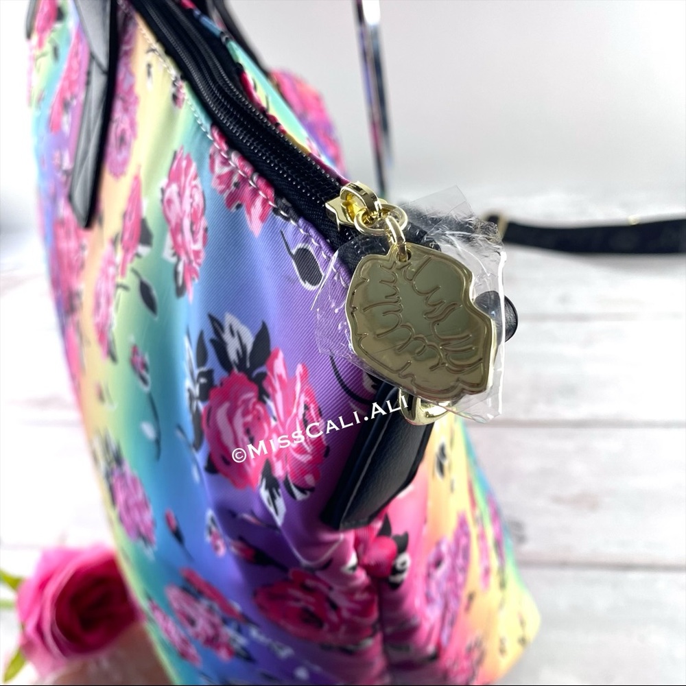 NWT BETSEY JOHNSON Floral Overnighter Weekender Travel Bag - Picture 7 of 16